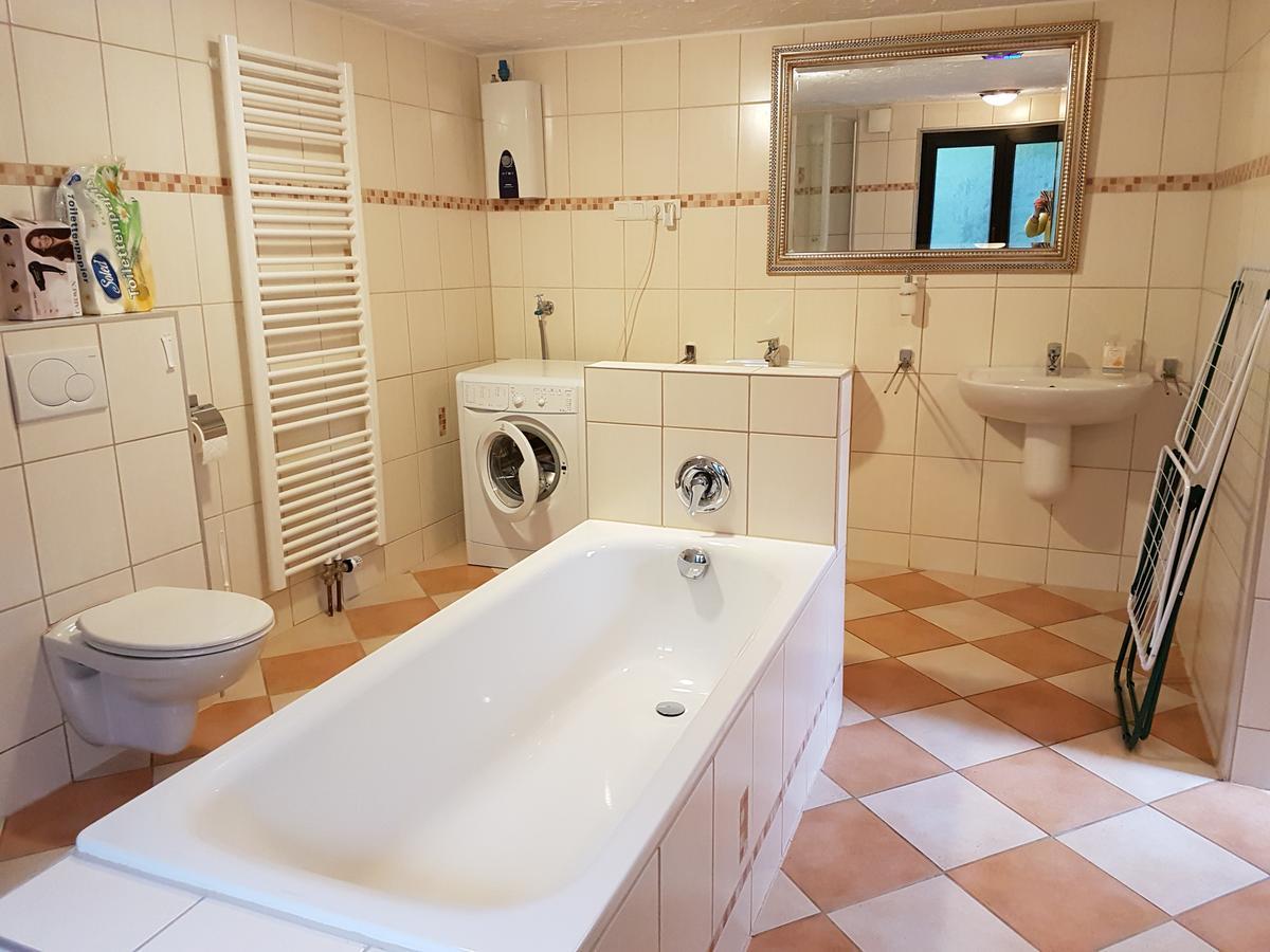 Haus Am Bachgasse - Haus Von 1777 Mit Sauna Zell Extérieur photo